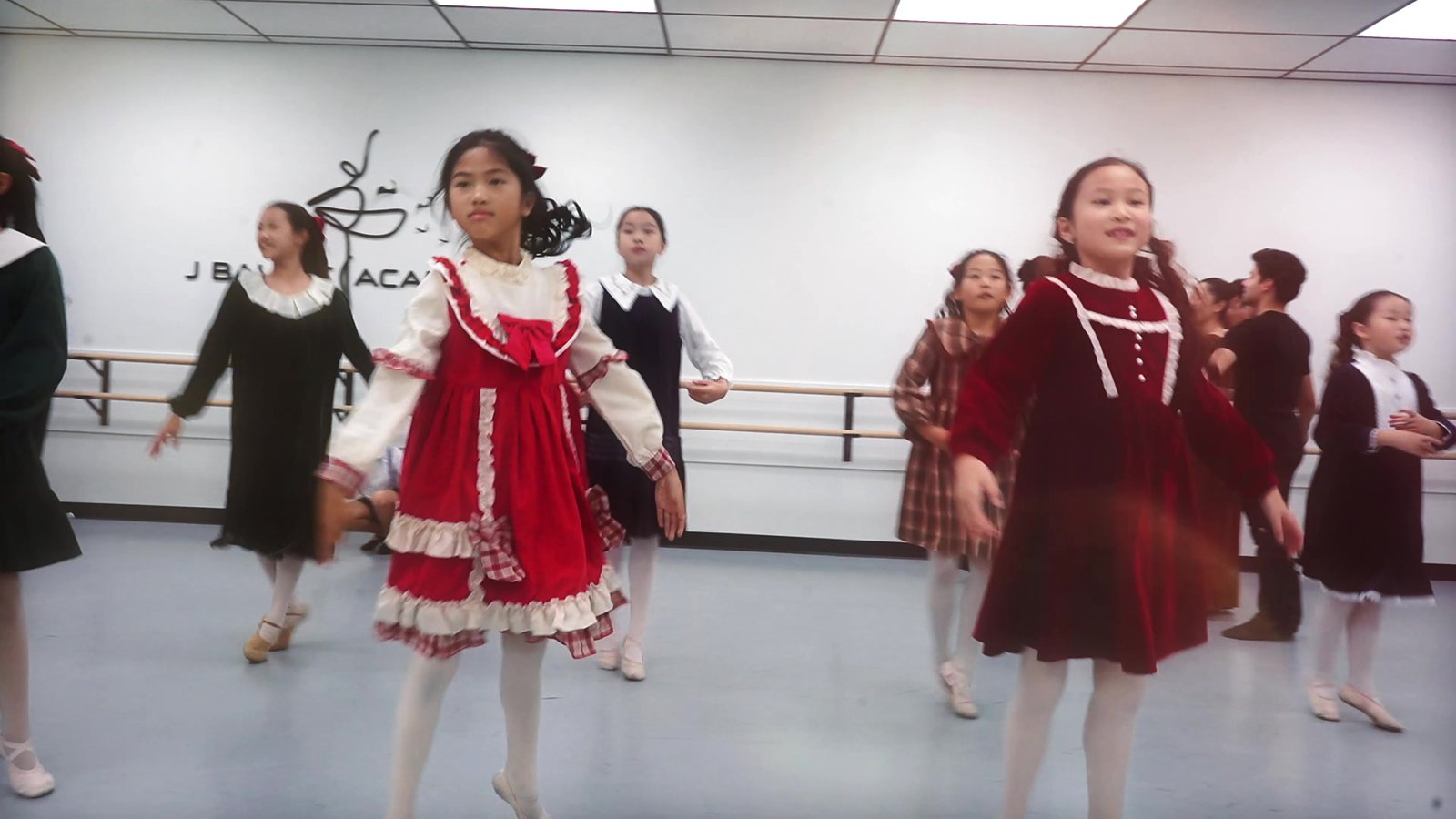 J Ballet: The Magical Nutcracker still 2